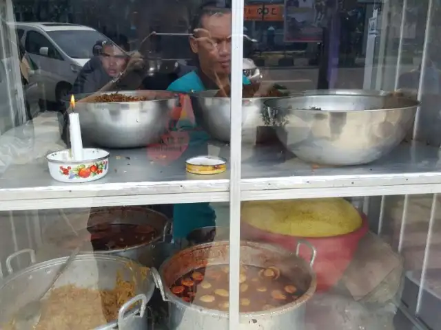 Gambar Makanan Nasi Kuning Riburane 6