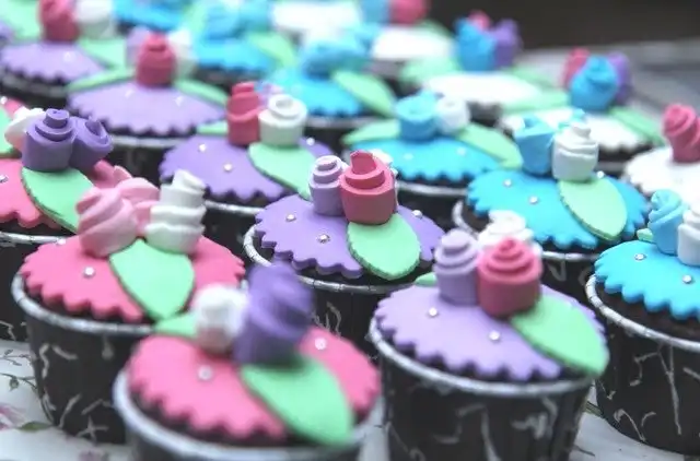 Gambar Makanan Alice little Cupcakes 4