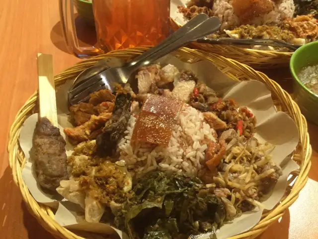 Gambar Makanan Warung Babi Guling Ibu Ayu Komang 4