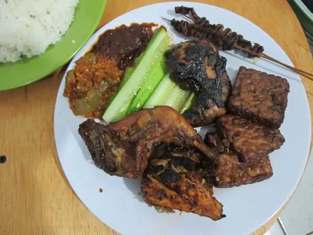 Gambar Makanan Ayam Goreng & Bakar Si Bungsu 10