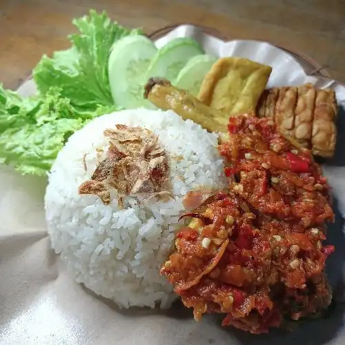 Gambar Makanan Ayam Penyet Enyong, Jati Pilar 2