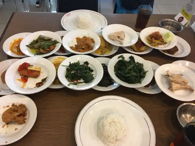 Gambar Makanan Restoran Sederhana Masakan Padang 2