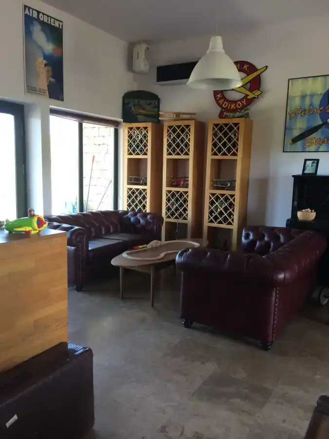 Tayyare Pizza & Wine Restaurant