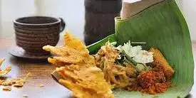 Nasi Pecel Pincuk Khas Madiun (Pak Kumis), Gunung Malang