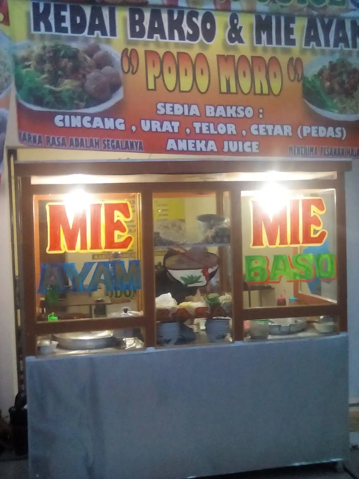 Kedai Mie Bakso Dan Mie Ayam Podo Moro
