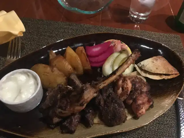 Gambar Makanan Al Nafoura Lebanese Restaurant 12