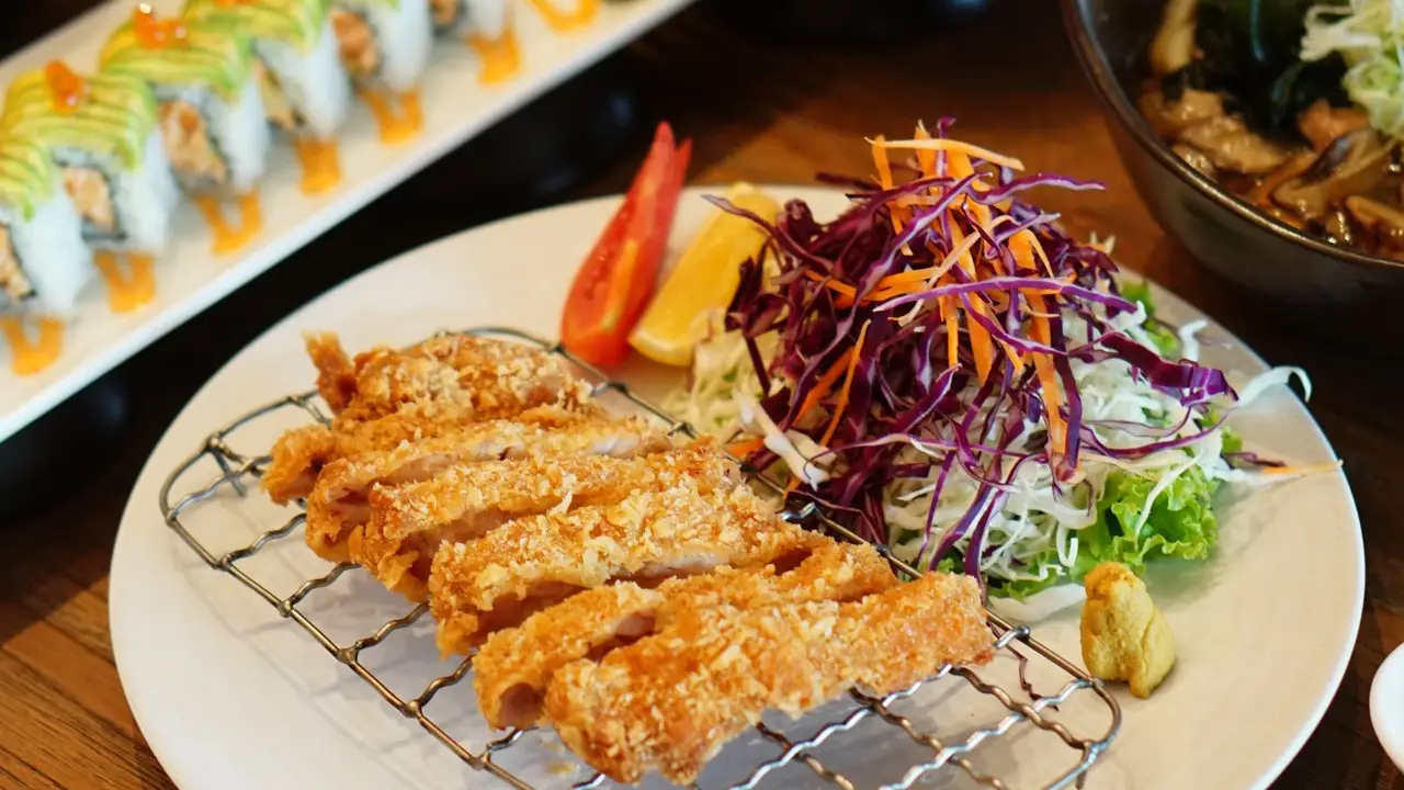 URO Japanese Dining & Sake Bar - Hotel JHL Solitaire