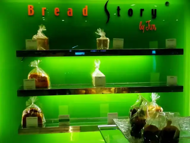 Gambar Makanan Bread Story 1
