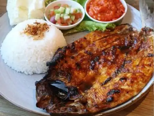 Ikan Bakar Arinda, Arinda Pondok Aren