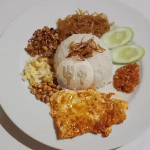 Gambar Makanan Nasi Kuning Dan Uduk Ibu Tuti, Babakan Tarogong 2