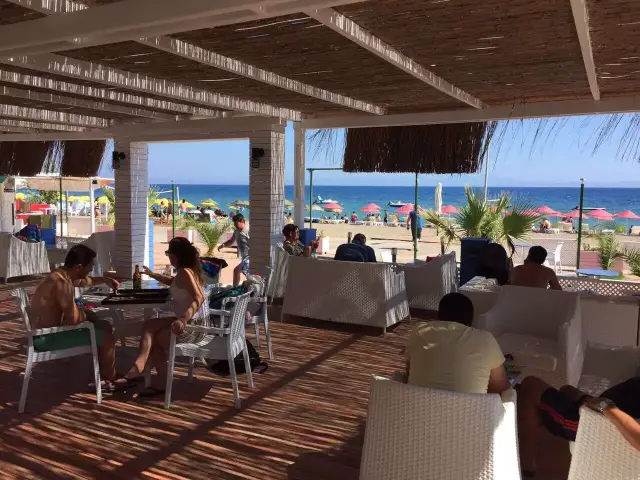 Zakkum Beach'nin yemek ve ambiyans fotoğrafları 3