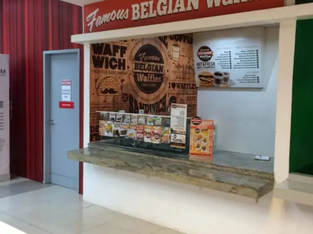 Famous Belgian Waffles Food Photo 3