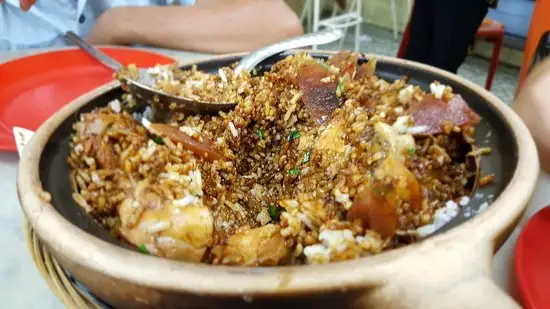 Chan Siew Heng Claypot Chicken Rice 陳少卿瓦煲雞飯