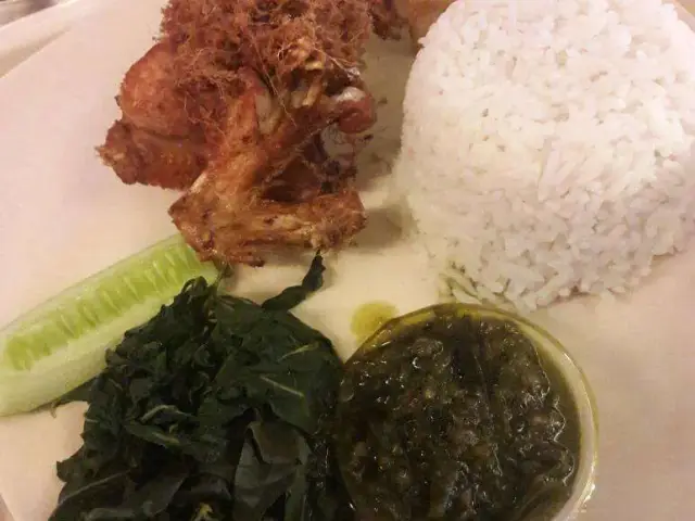 Gambar Makanan Ayam Goreng Cobek Ijo 5