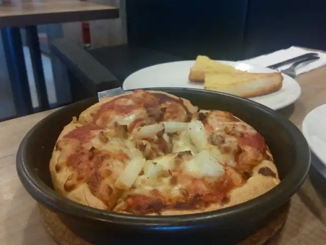 Pizza Hut Food Photo 4