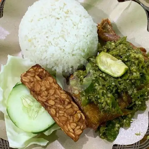 Gambar Makanan Ayam & Bebek Penyet Sambel Ijo Bu Anie 1