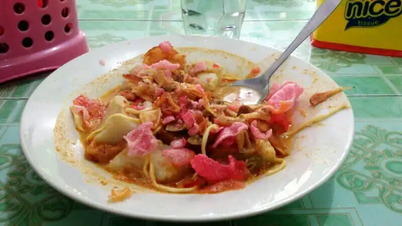 Gambar Makanan Kedai ketupat gulai paku Onen 5