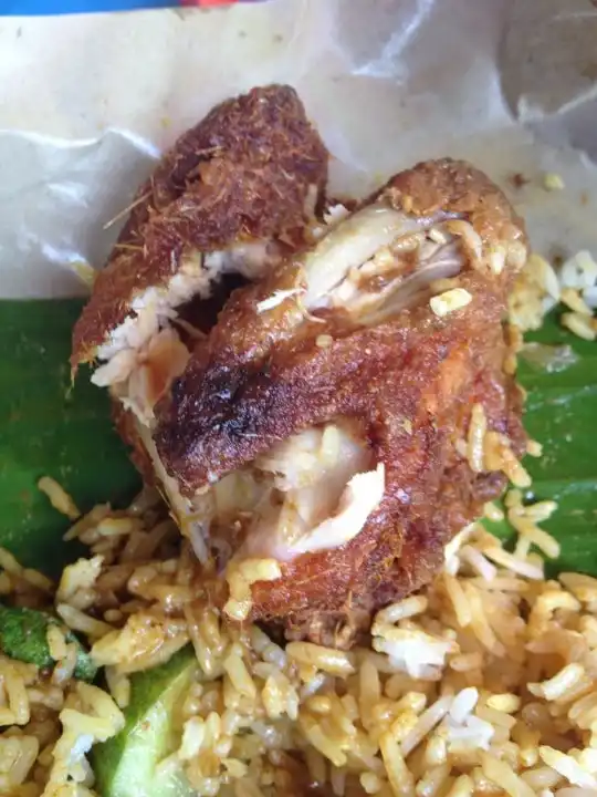 Farni's Nasi Kukus Ayam Dara Rempah Damansara Heights (Bukit Damansara) Food Photo 2