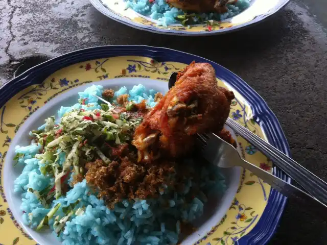 Kak Tie Nasi Kerabu Food Photo 6