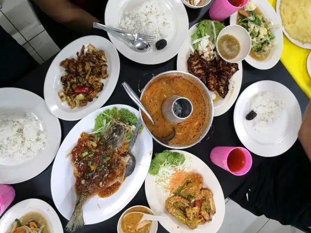 Dino’s Thai Food Restoran Food Photo 3