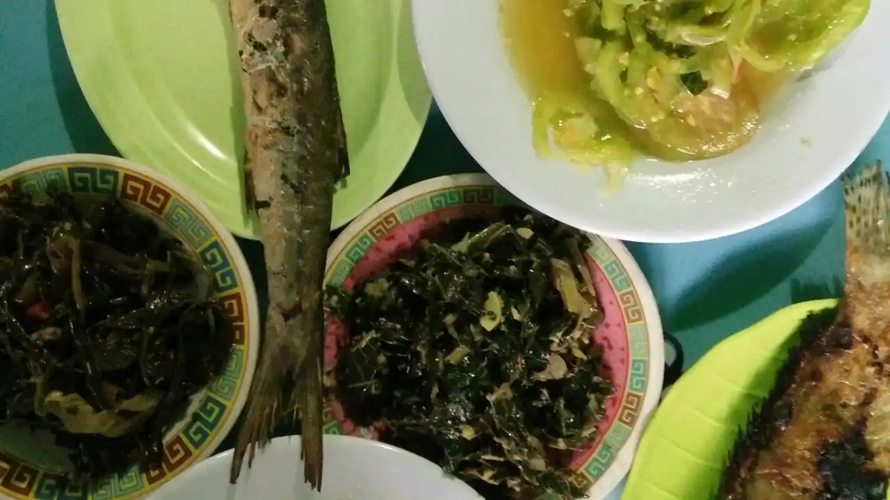 Rumah Makan Ikan Bakar "Rasa Sayange"