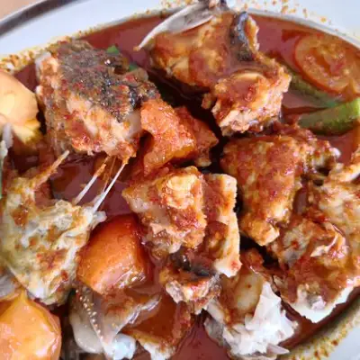 Kedai Makanan Tepi Sungai