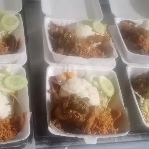 Gambar Makanan Warung Nasi Putra Minang Ayam Penyet Pringgan, Sei Tuntung Baru 2