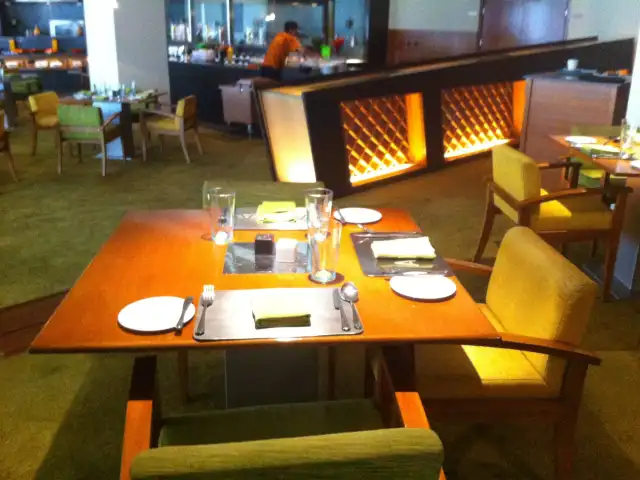 Gambar Makanan Buzz - Alila Hotel 8