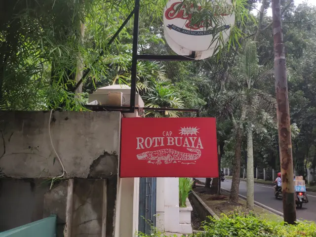 Gambar Makanan Cap Roti Buaya 2