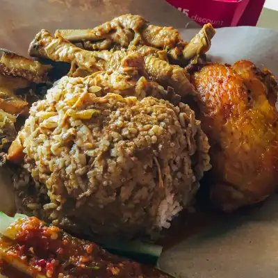 TRW Nasi Kukus & Nasi Kerabu