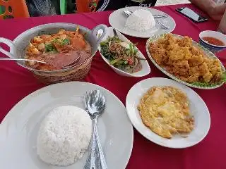 Warung Upih Ikan Bakar Seafood Beach Restaurant Food Photo 1