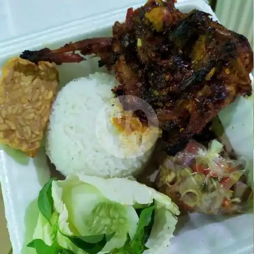 Gambar Makanan Ayam Geprek Dan Puyuh Nauza, Banyuwangi 4