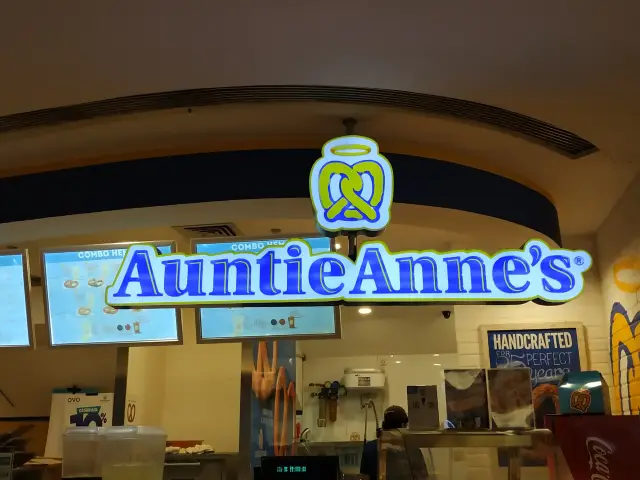 Gambar Makanan Auntie Anne's 17