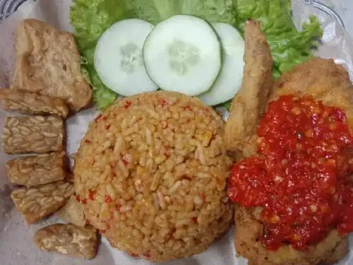 Ayam Geprek Home Chicken, Jl. Perwira 1 Brayan Bengkel