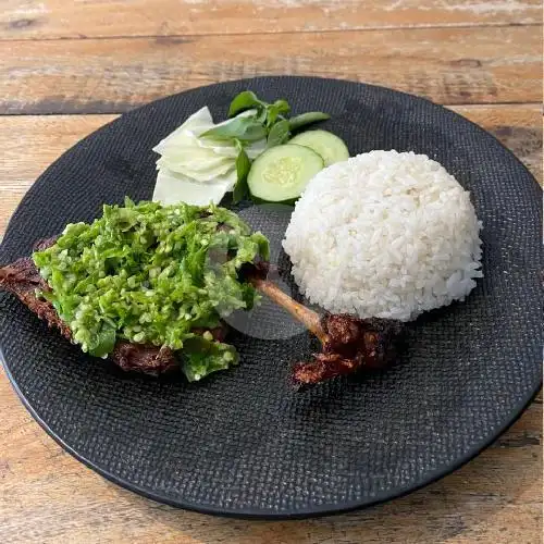 Gambar Makanan Ayam & Bebek Sambal Hitam Oemge, Canggu 7