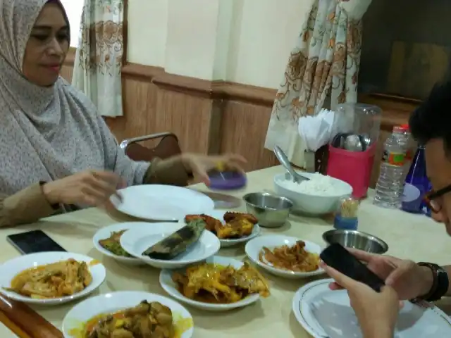 Gambar Makanan Restoran Sederhana Masakan Padang 14