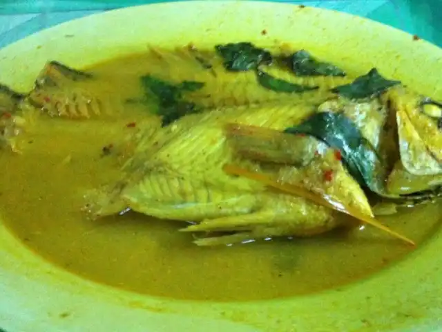 Gambar Makanan Gule Kepala Ikan Mas Agus 6