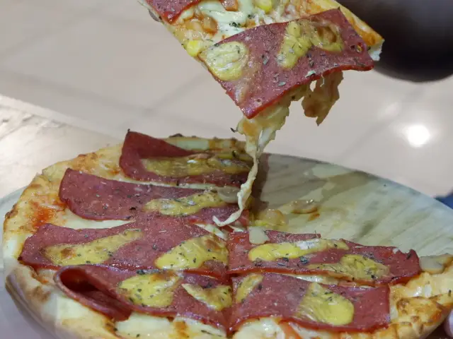 Gambar Makanan Pizza Prank 6