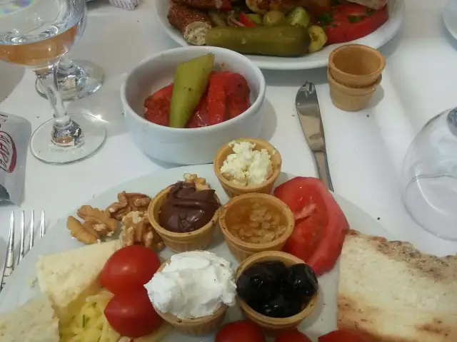 Alara Restaurant - Atatürk Parkı'nin yemek ve ambiyans fotoğrafları 7