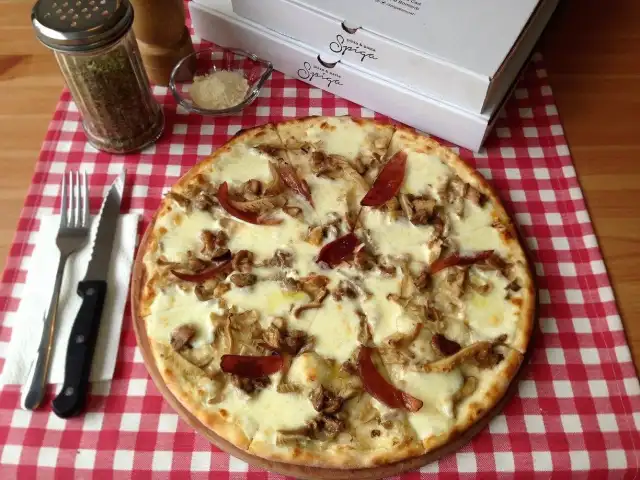 Pizza Nella İtaliano'nin yemek ve ambiyans fotoğrafları 8