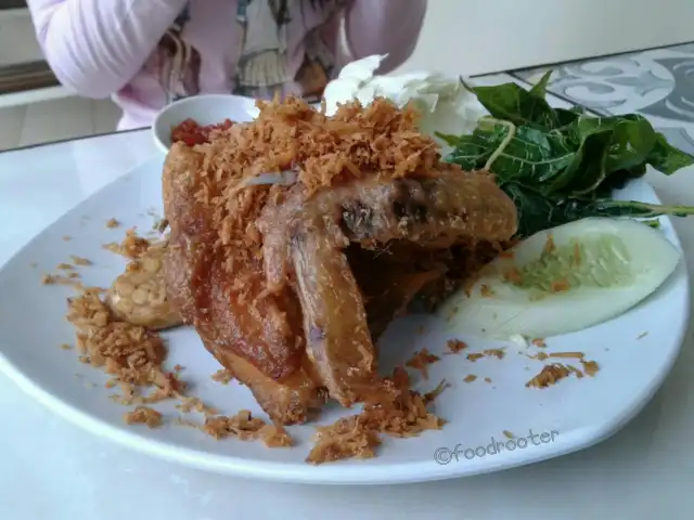 Gambar Makanan Bebek & Ayam Goreng Pak Ndut 9