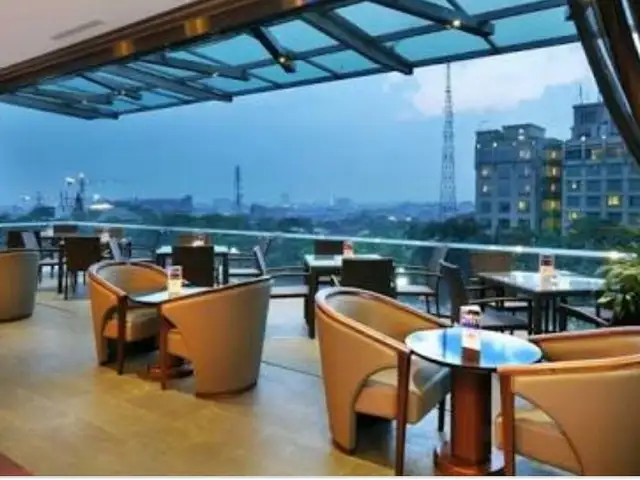 Gambar Makanan Sky Bar & Lounge 12