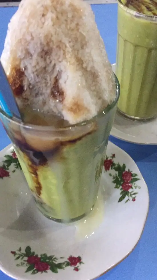 Gambar Makanan Pokat Kocok Simpang Glugur 7