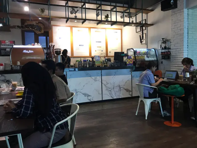 Gambar Makanan Communal Coffee & Eatery 5