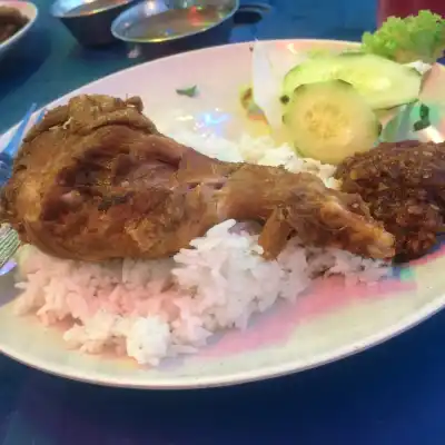 Ayam Penyet  Bonda Lia