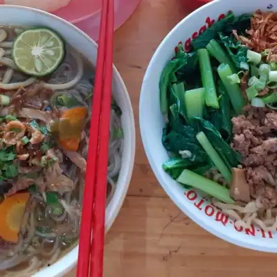 Mie Sop Ceria, Jelambar