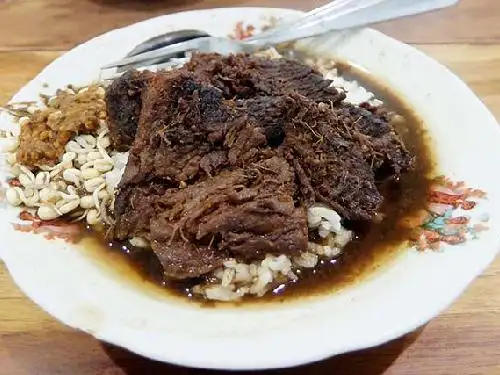 Warung Nasi Bu In, Tambaksari