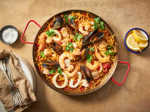 Caldero: La Fabrica de Paella Espanola - Santa Cruz