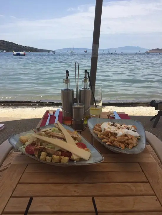 Branco Beach Club'nin yemek ve ambiyans fotoğrafları 18