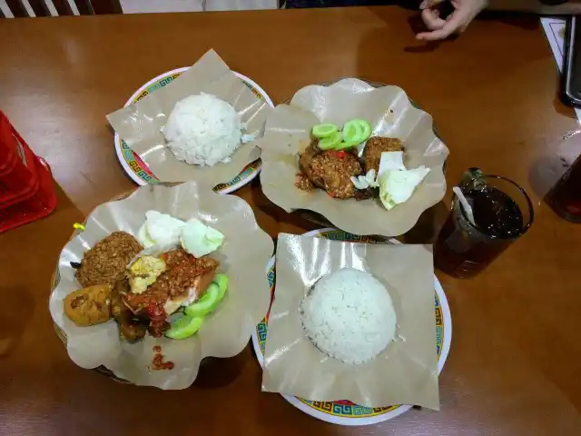 Gambar Makanan Ayam Gepuk Sambal Bawang Pak Gembus 18